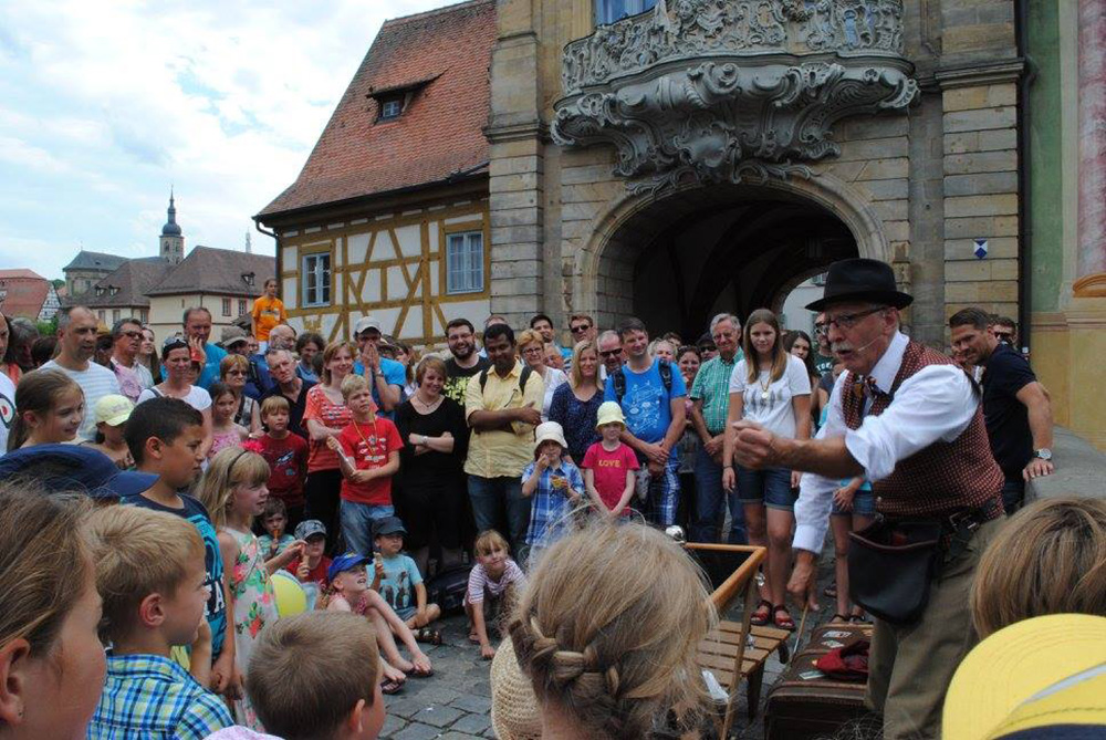 Zauberkünstler für Kinder, Erwachsene, Kindergarten und Firmenfeiern