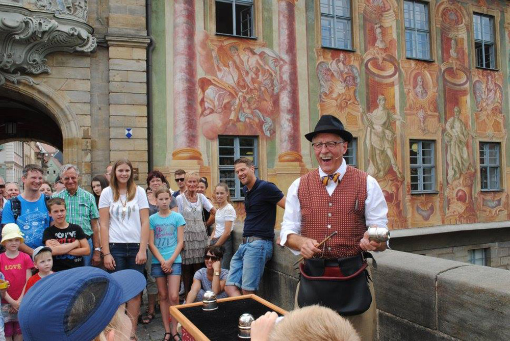 Zauberkünstler für Kinder, Erwachsene, Kindergarten und Firmenfeiern