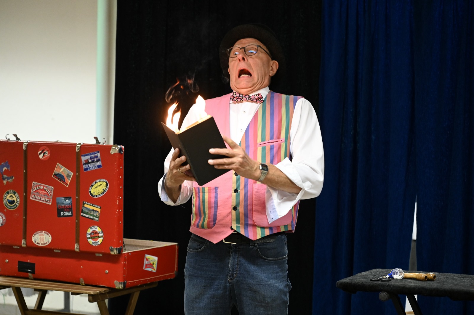 Zauberkünstler für Kinder, Erwachsene, Kindergarten und Firmenfeiern