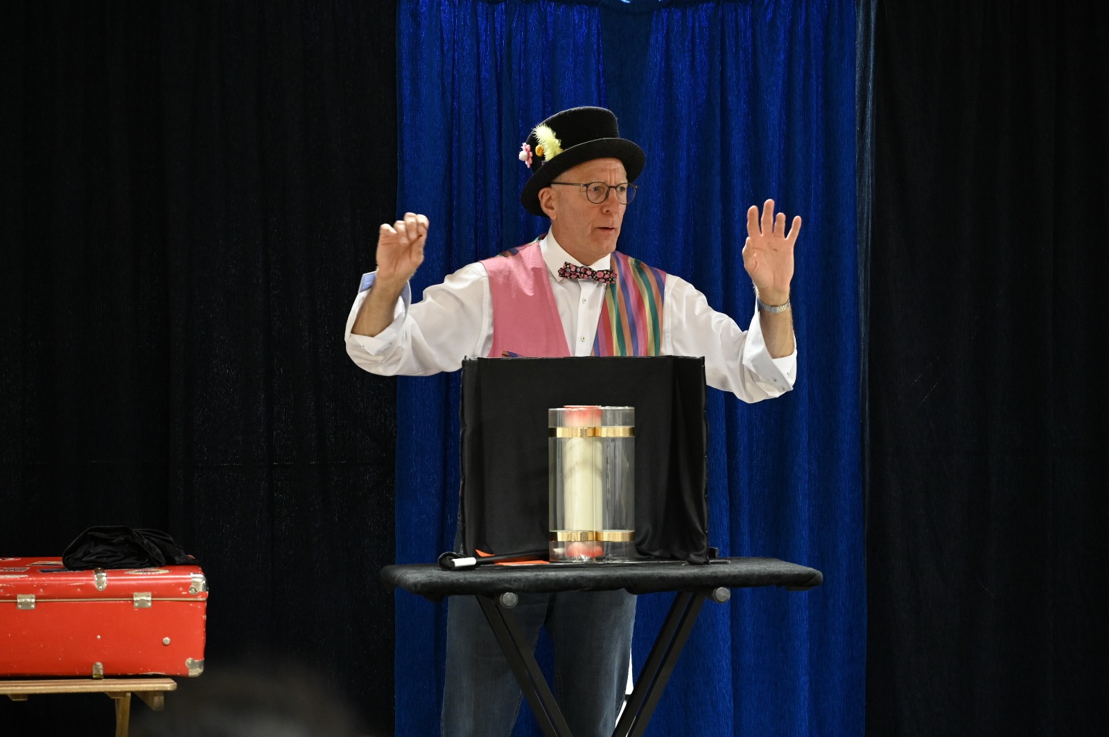 Zauberkünstler für Kinder, Erwachsene, Kindergarten und Firmenfeiern